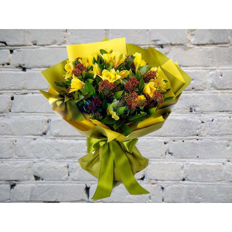 Букет Нарциссов со Скимией и Альстромериями
