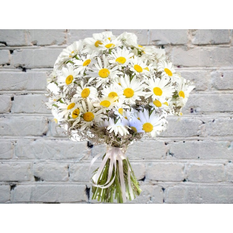 Sale Bouquet with Daisies and Limonium

