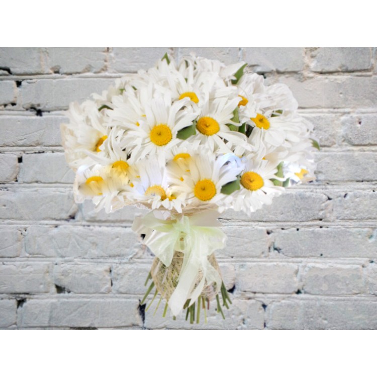 Sale Bouquet with Daisies in sisal
