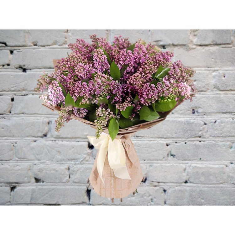 Сиреневая Сирень в Крафтовой бумаге
