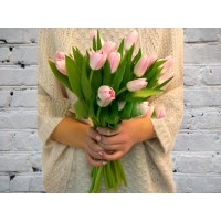 Букет из Нежно-Розовых Тюльпанов в Атласной Ленте

