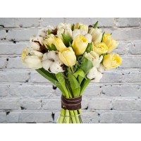 Букет из Тюльпанов и Хлопка

