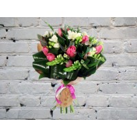 Букет с Фрезией и Орнитогалумом
