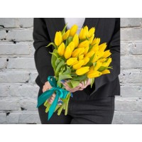 Букет из Желтых Тюльпанов в Атласной ленте
