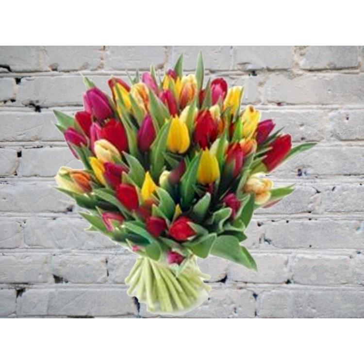 Букет из 35 разноцветных тюльпанов
