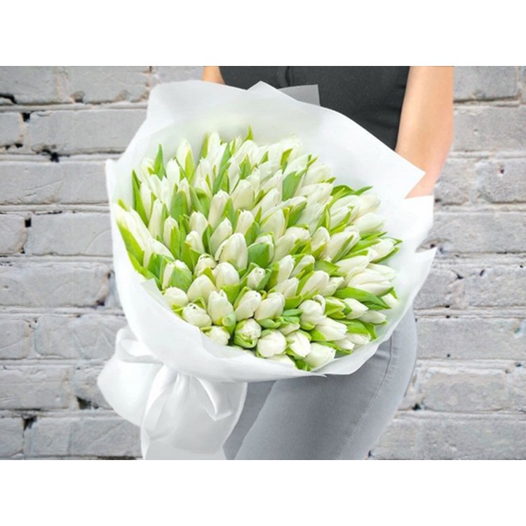 Букет из 101 Белого Тюльпана в Белой упаковке
