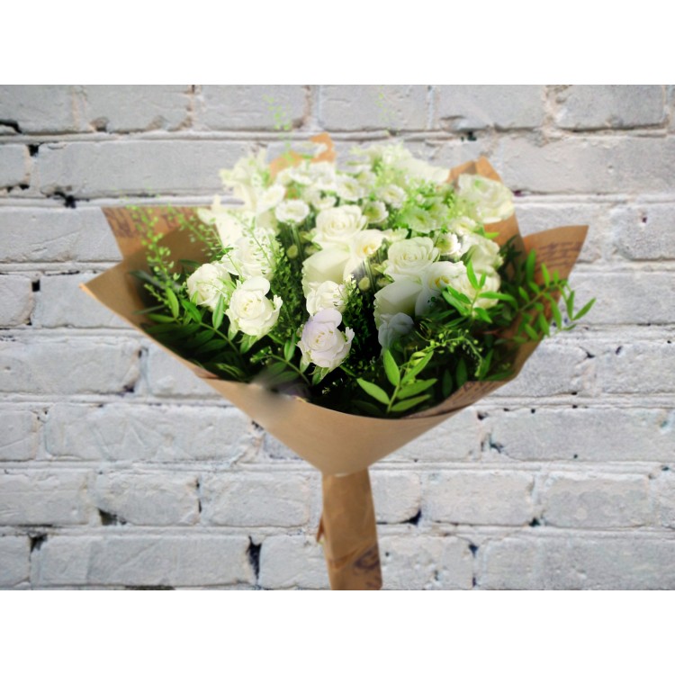 Sale Bouquet with White Roses and a Stadium
