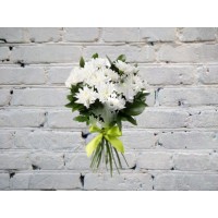 Bouquet of white bush chrysanthemums
