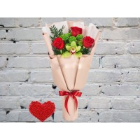 Букет Красных Роз с Орхидеей и Хризантемой
