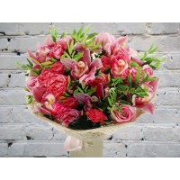 Букет с Орхидеями и Розовыми Розами
