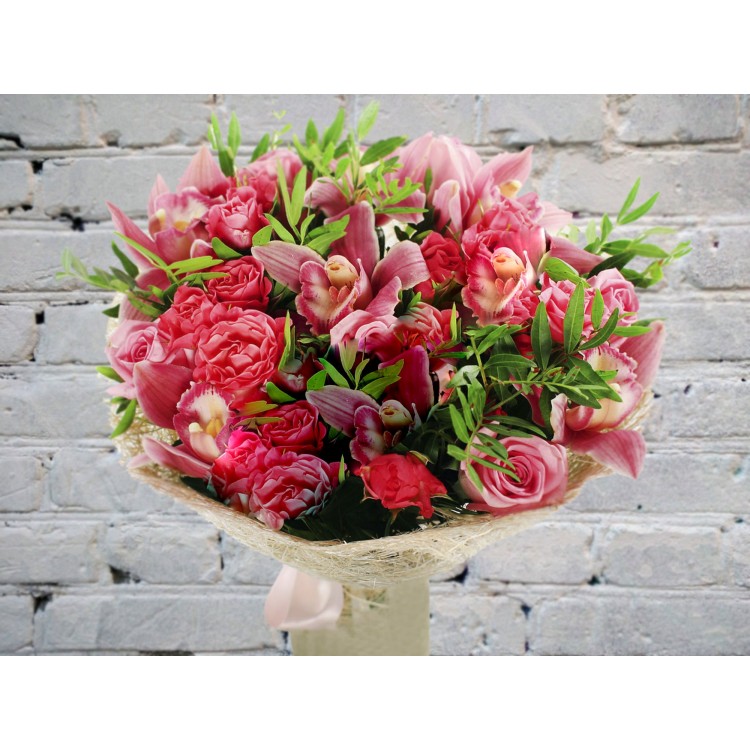 Букет с Орхидеями и Розовыми Розами
