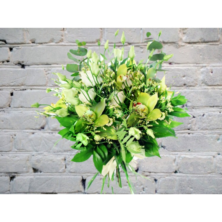 Букет с Зеленой Орхидеей и Лизиантусом
