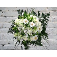 Bouquet with white gerbera and lily
