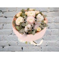 Bouquet with ranunculus and cotton
