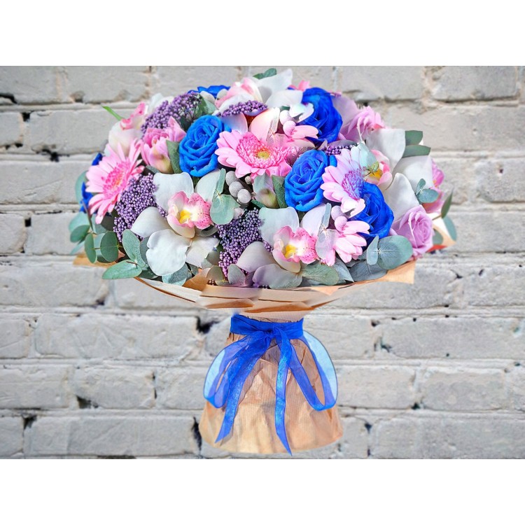 Sale Bouquet with Blue Roses and Pink Gerbera
