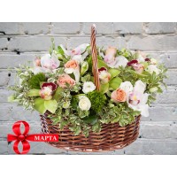 Корзина с Орхидеями и Нежными Розами
