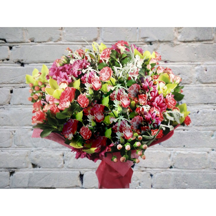 Букет с Орхидеями и Кустовыми Розами
