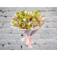 Букет с Белыми и Зелеными Орхидеями
