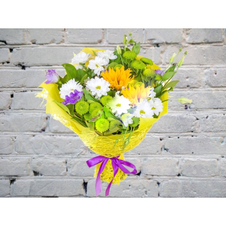 Букет с хризантемой и подсолнухом
