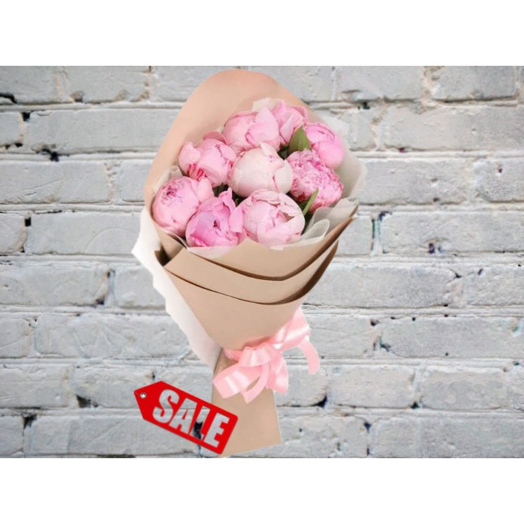 Букет из Розовых Пионов в Крафтовой Упаковке
