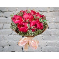 Букет Пионов Коралловых в Крафтовой Упаковке
