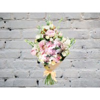 Букет с Пионами и Лизиантусом

