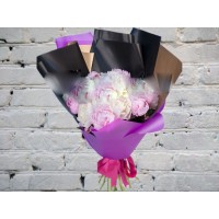 Белые и розовые Пионы в Матовой Упаковке
