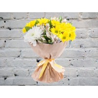 Букет с Белой Альстромерией и Хризантемой
