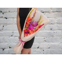 Букет Гладиолусов MIX в упаковке
