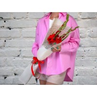 Букет Красных Гладиолусов в Светлой Матовой упаковке
