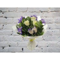 Bouquet with irises and white rose
