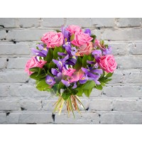 Bouquet with blue irises and a rose
