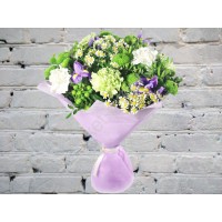 Bouquet with Matricaria and Carnation

