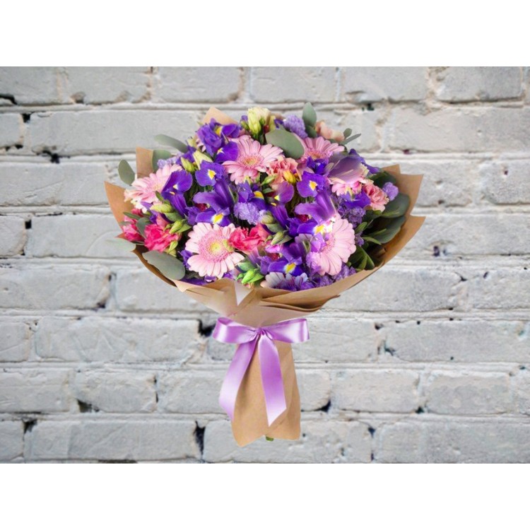 Букет Синих Ирисов с Тюльпанами
