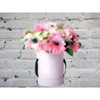 Hatbox with Delicate Gerberas and Roses

