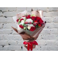 Bouquet with Lisianthus and Red Roses
