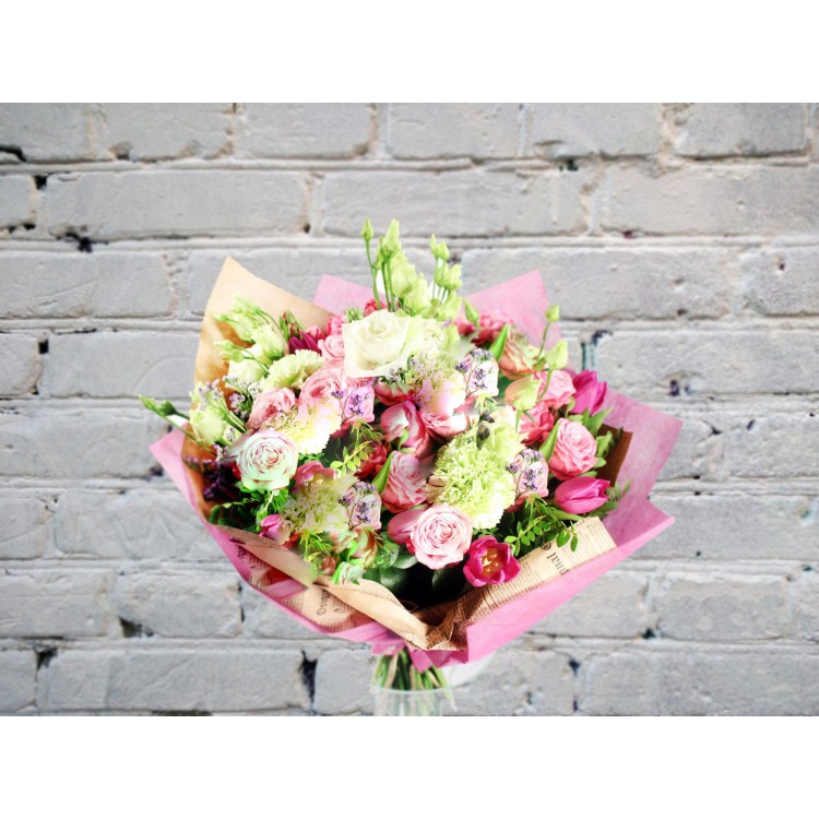 Букет с Кустовой Розой и Тюльпанами
