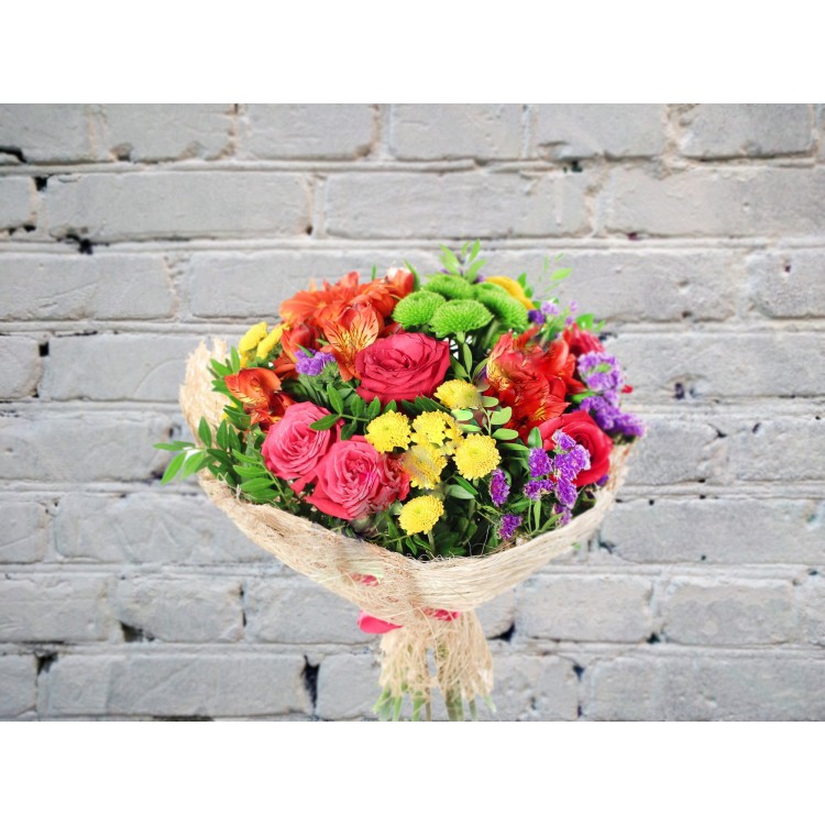 Букет с Розовыми Розами и Герберой
