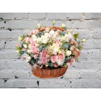 Basket with bush rose and lisianthus
