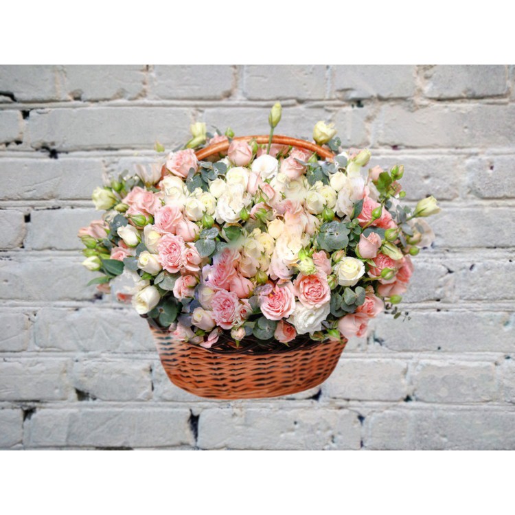 Sale Basket with bush rose and lisianthus
