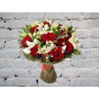 Bouquet with red roses and white lily

