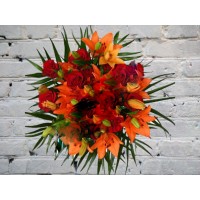 Bouquet with rose and orange lily
