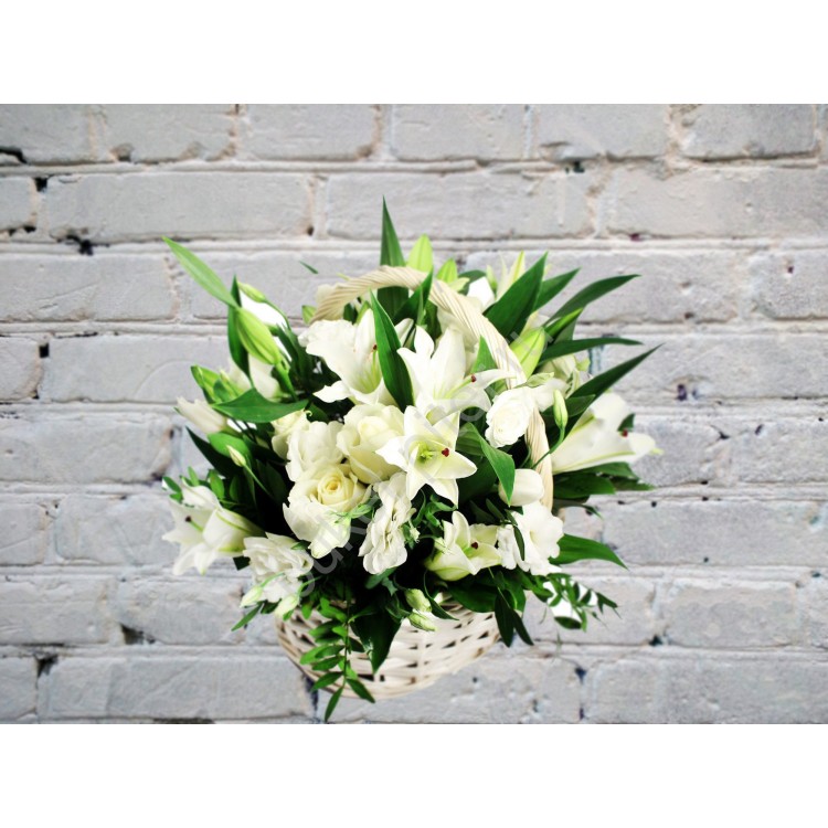 Sale Basket with Lilies and Lisianthus
