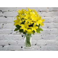 Bouquet of yellow lilies

