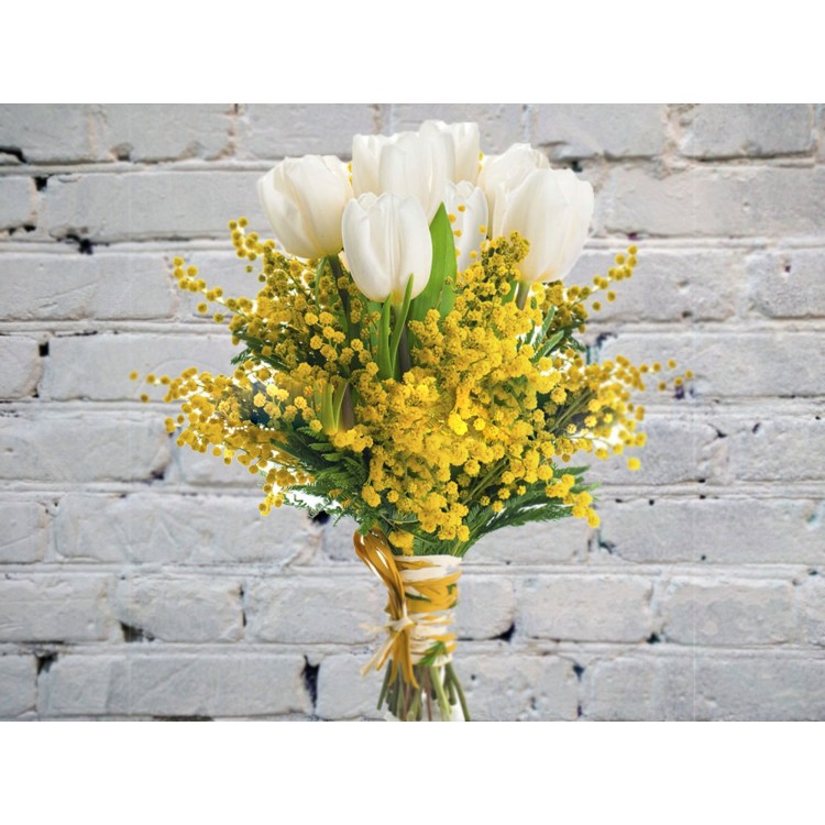Букет Мимозы с Белыми Тюльпанами
