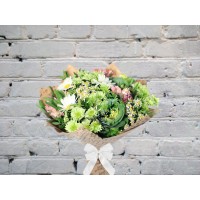 Bouquet with Brassica
