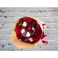Букет из кустовых роз красных и хлопка
