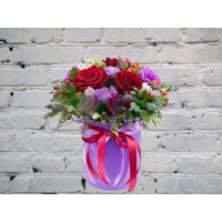 Hatbox with Moon Carnation
