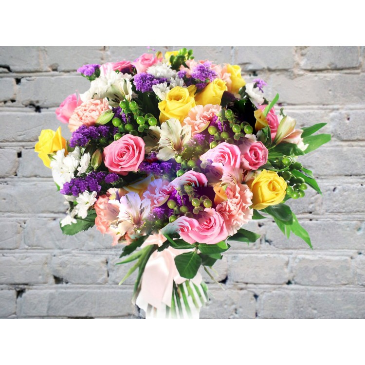 Букет из Розовых Роз и Белой Альстромерии
