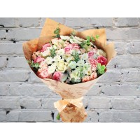 Букет из Белой Хризантемы и Розовых Роз
